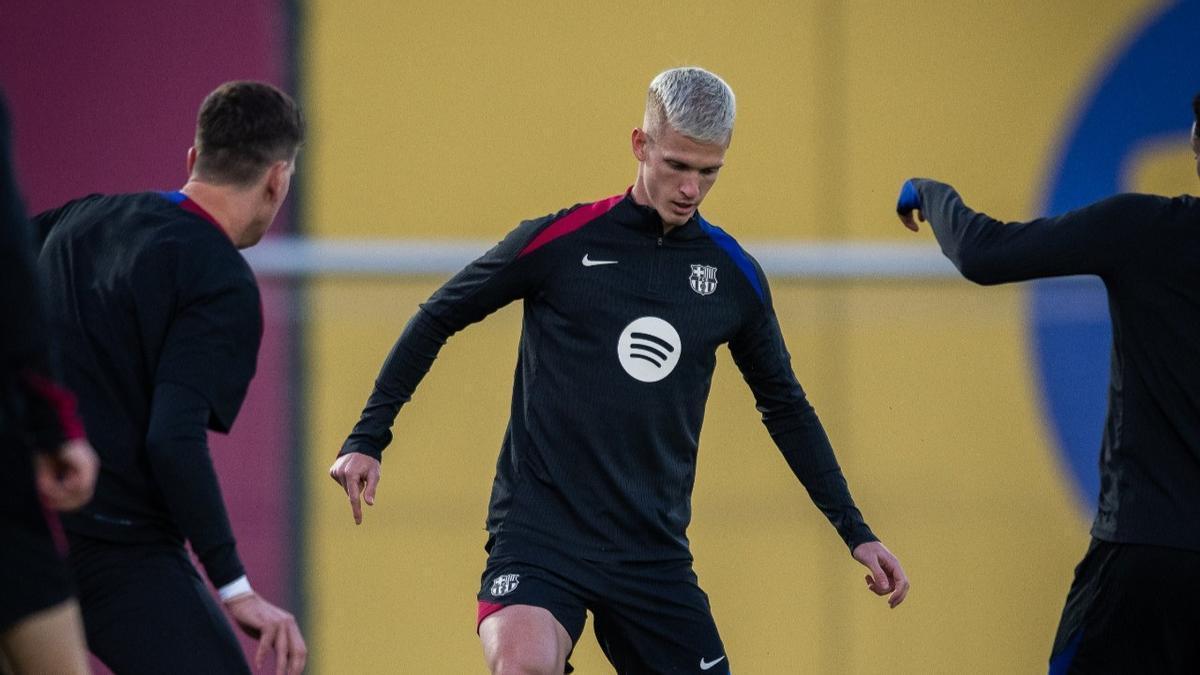 Dani Olmo, en el primer entrenamiento del Barça en el 2025.