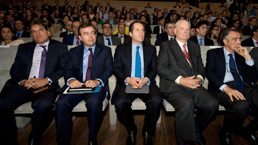 De izqda a dcha, Pedro López Jácome, Fracisco Botas, Juan Carlos Escotet, Javier Etcheverría y José María Castellano // 13FOTOS