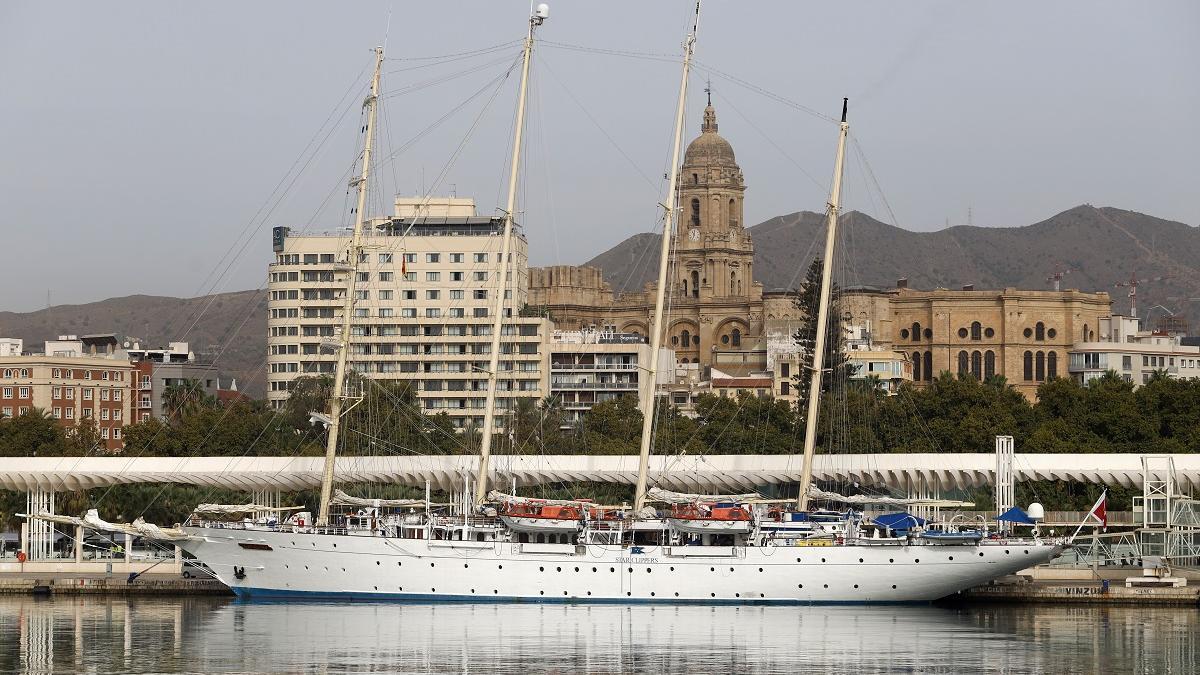 El Star Clipper, atracado en el Muelle 2 de Málaga