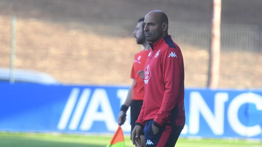 Partido de fútbol entre el Fabril Deportivo y el Coruxo disputado en Abegondo. En imagen Manuel Pablo, entrenador del Fabril Deportivo. Fútbol. Segunda RFEF. Temporada 2024 2025