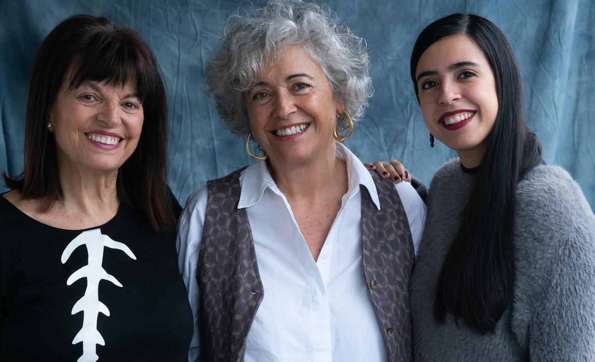 De esquerda á dereita: Chis Oliveira, Amada Traba e Priscila Retamozo, as autoras do libro "Las trampas de la pornografía".