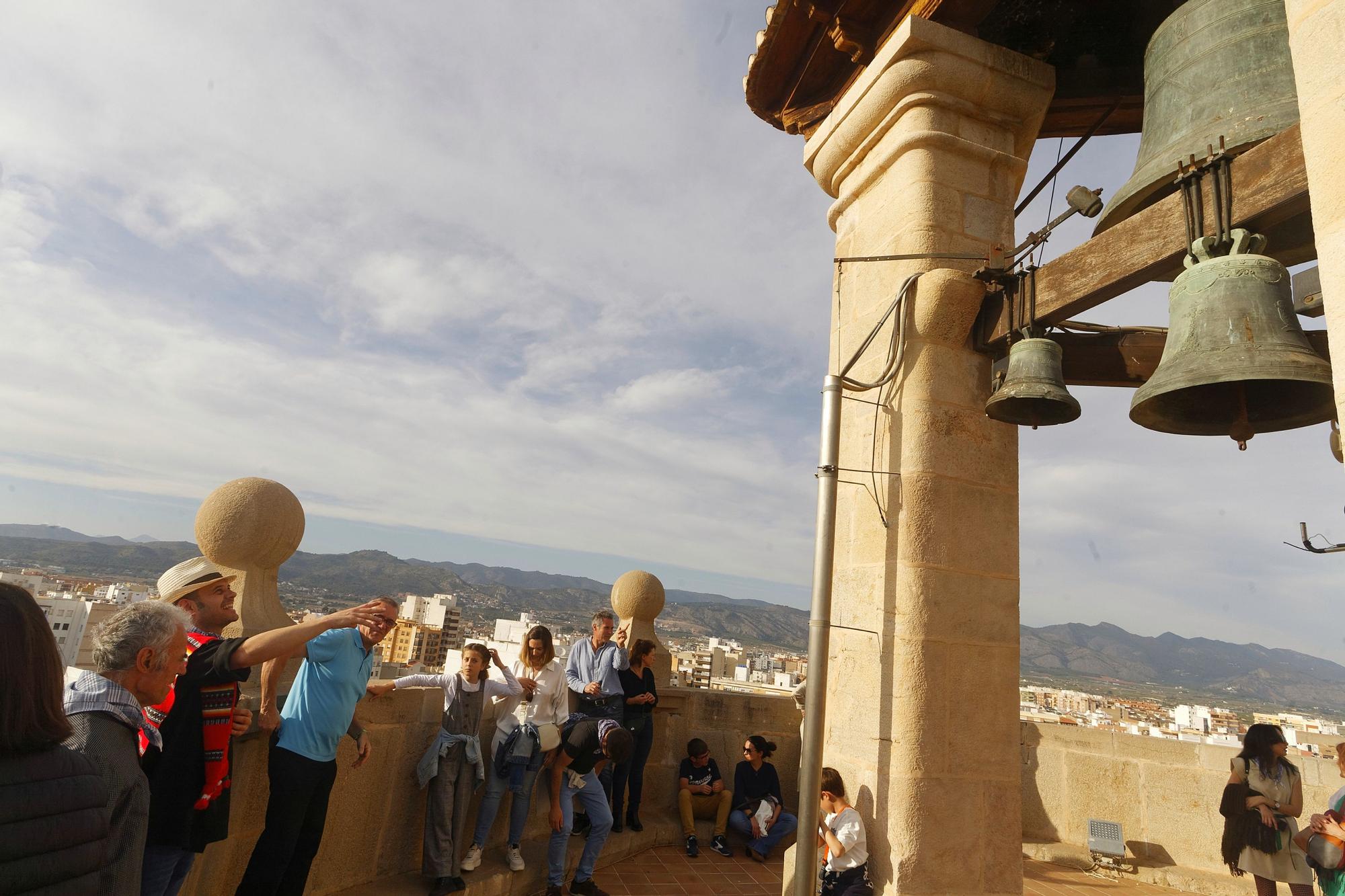 Castelló redescubre la historia del Fadrí con la Pujà de la colla El Pixaví