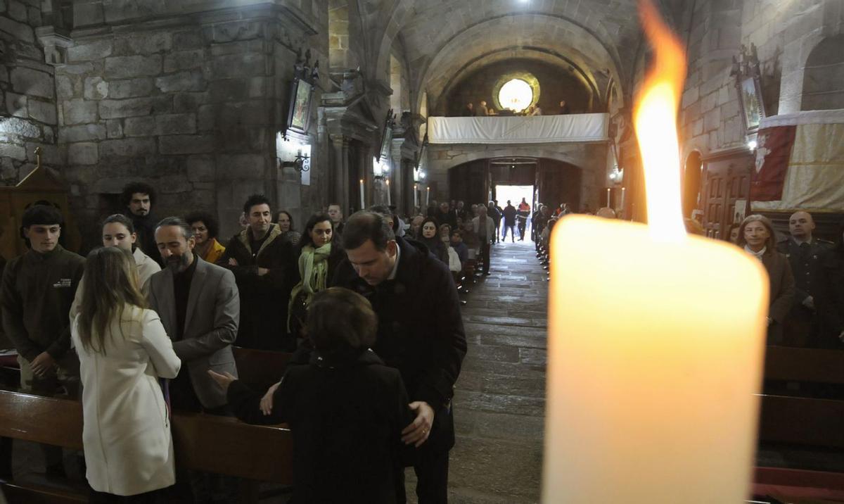 Funeral de aniversario en
Cerdedo por las siete víctimas
mortales.   | // BERNABÉ/JAVIER LALÍN