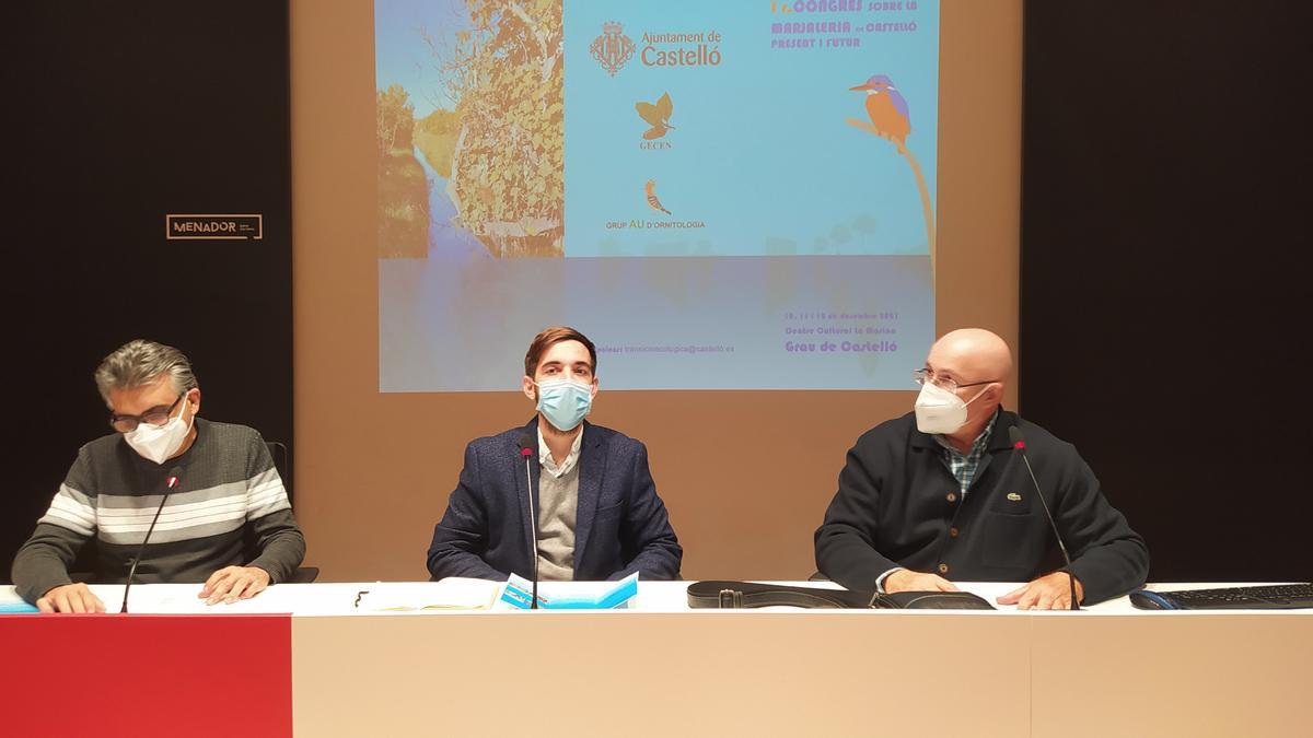 Francisco González, Fernando Navarro y Joan Castany, ayer, en la presentación del I Congreso sobre la Marjaleria.