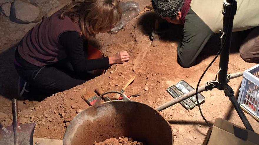 Unas excavaciones alumbran la muralla del castillo de Betxí del siglo XIV
