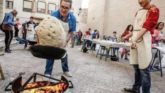 Concurso de gachamigas de la comparsa Garibaldinos.