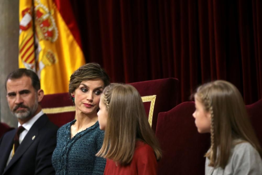 Leonor y Sofía, protagonistas en el Congreso