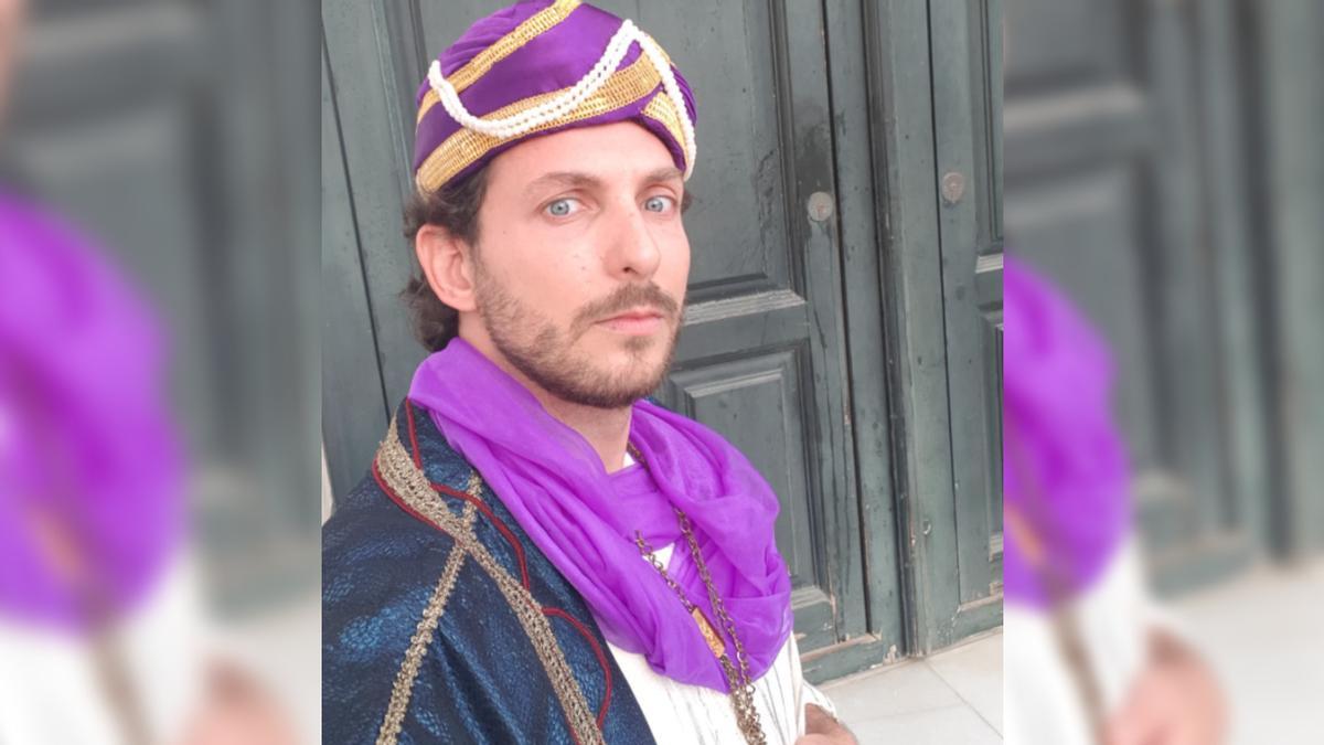 Jorge Luque vestido de Al-Mutamid.