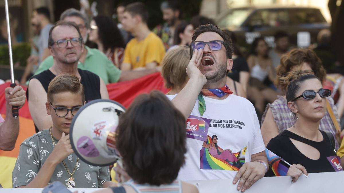 Córdoba vuelve a reivindicar el orgullo LGTBIQA+ . En la imagen, José Carlos Ruiz, de Hacemos Córdoba.