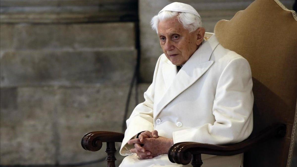 El papa Benedicto XVI, durante una misa, en diciembre del 2015