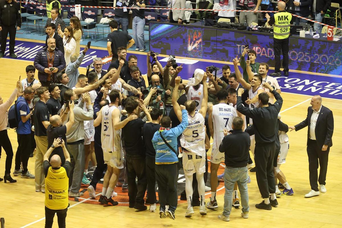 El Obradoiro asciende y convierte Sar en una fiesta de ACB