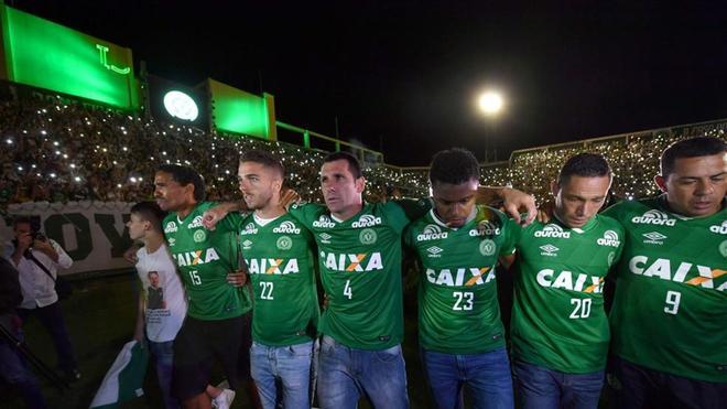 Chapecó homenajeó a los suyos con el corazón roto