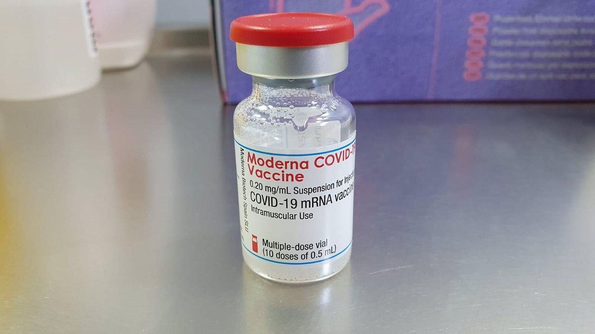 Moderna adapta la seva vacuna a noves variants de la Covid i introdueix una tercera dosi Moderna adapta la seva vacuna a noves variants de la Covid i introdueix una tercera dosi