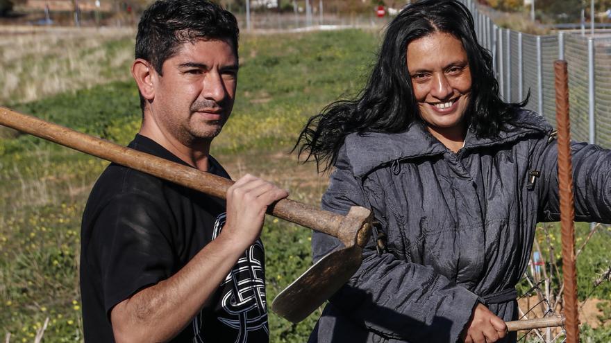 De huir de El Salvador a replantar la Ribera cacereña