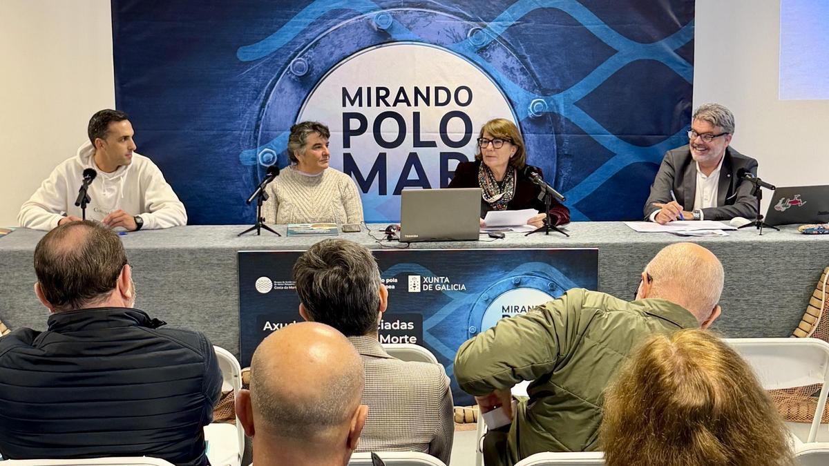 Un momento das xornadas organizadas polo Galp Costa da Morte en Camariñas.