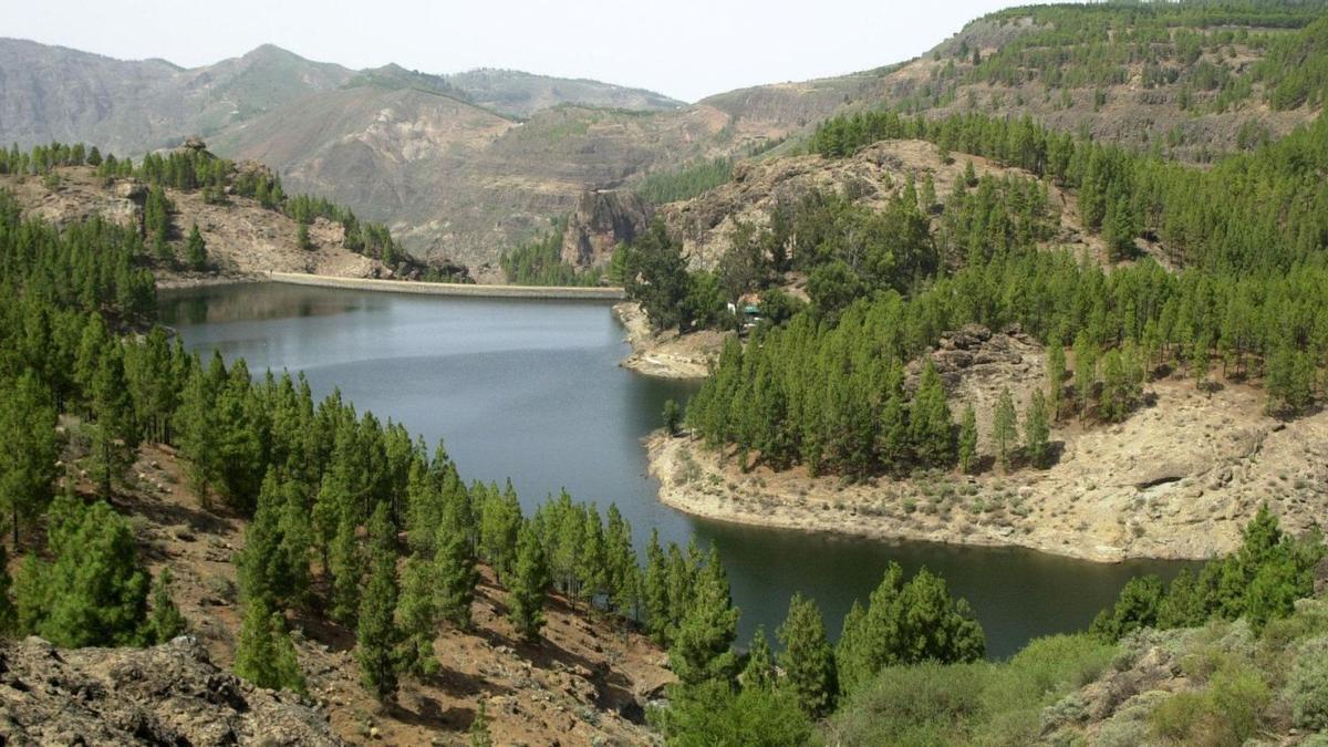 Presa de la Cumbre o de Los Hornos, en el municipio de Tejeda.   | | SANTI BLANCO