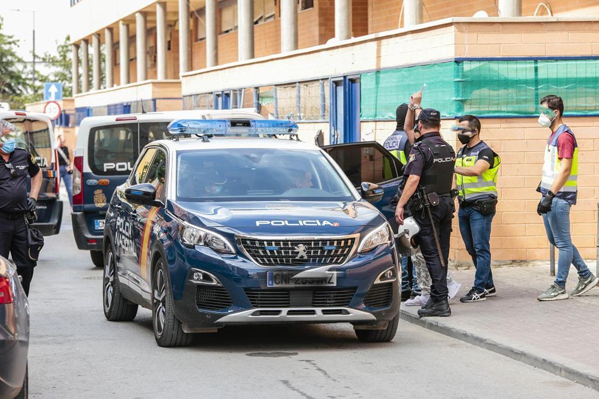 Intervención policial. Menudeo, gallos y tortugas en Ministriles, Lorca-3635.jpg