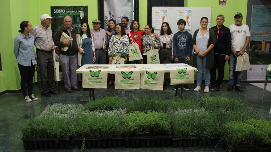 Los adjudicatarios acceden a los huertos urbanos de La Estación en Lucena