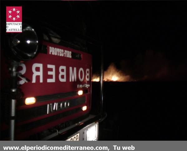 GALERÍA  Declarado un incendio en el Prat de Cabanes Torreblanca