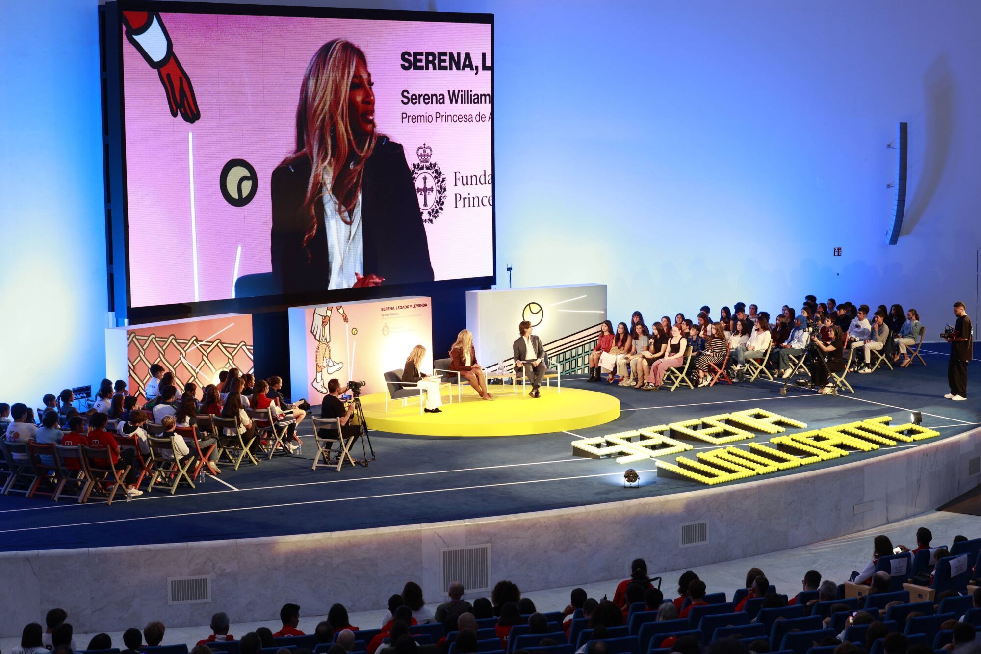EN IMÁGENES: Encuentro de niños con Serena Williams en el Calatrava de Oviedo