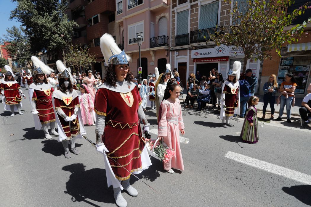 Flores y alegría para despedir la Semana Santa Marinera en el desfile de Resurrección