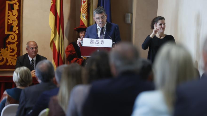 El presidente de las Corts, Enric Morera, durante el acto institucional del 25 d'Abril.