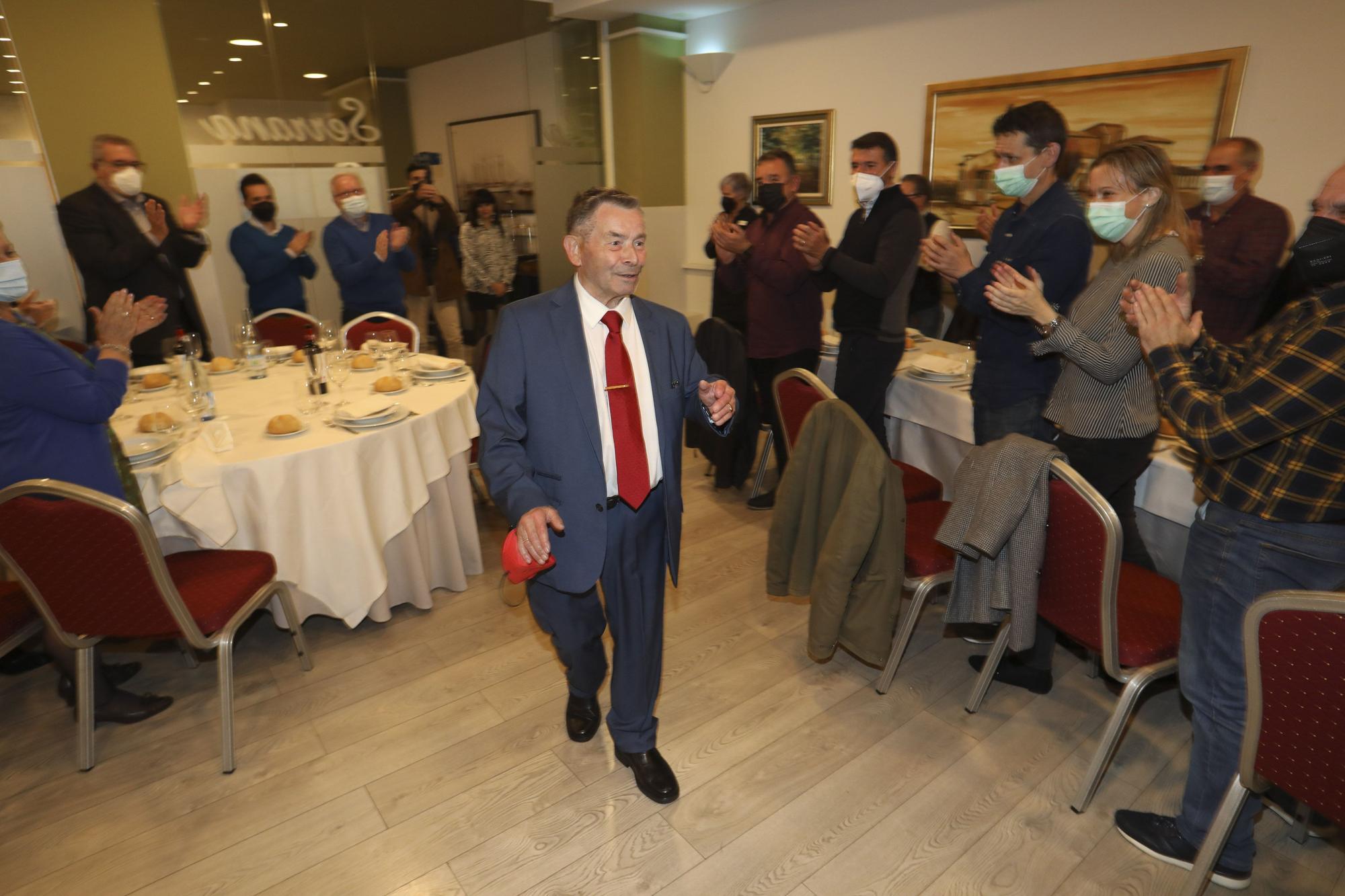 Homenaje del fútbol avilesino a Maxi González Asprón por su retirada