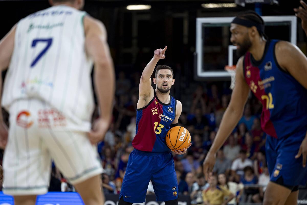 Tomas Satoransky ordena a sus compañeros en un ataque.