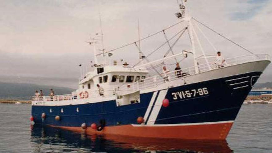 Un barco vigués naufraga a 400 millas de Cabo Verde