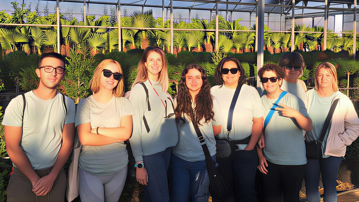Alumnado del programa Escala en el vivero