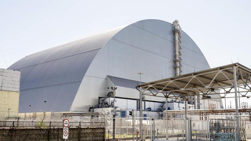 Registrado un fuerte incendio cerca de la central nuclear de Chernóbil tras el impacto de un dron