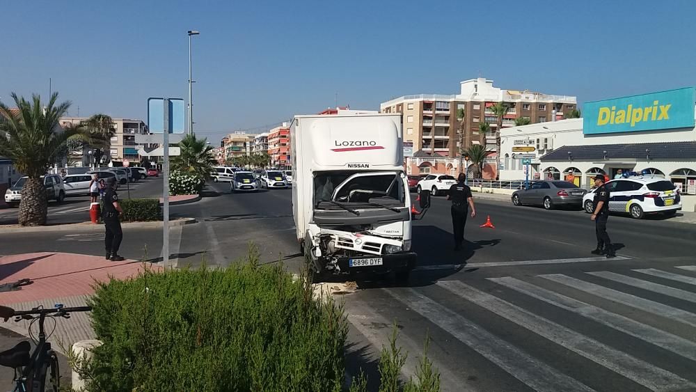 Accidente con dos camiones en Torrevieja