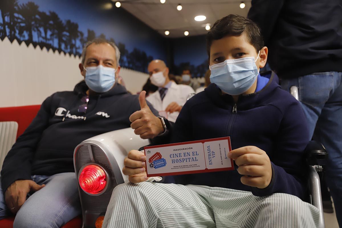 Un cine para los peques del Hospital Reina Sofía