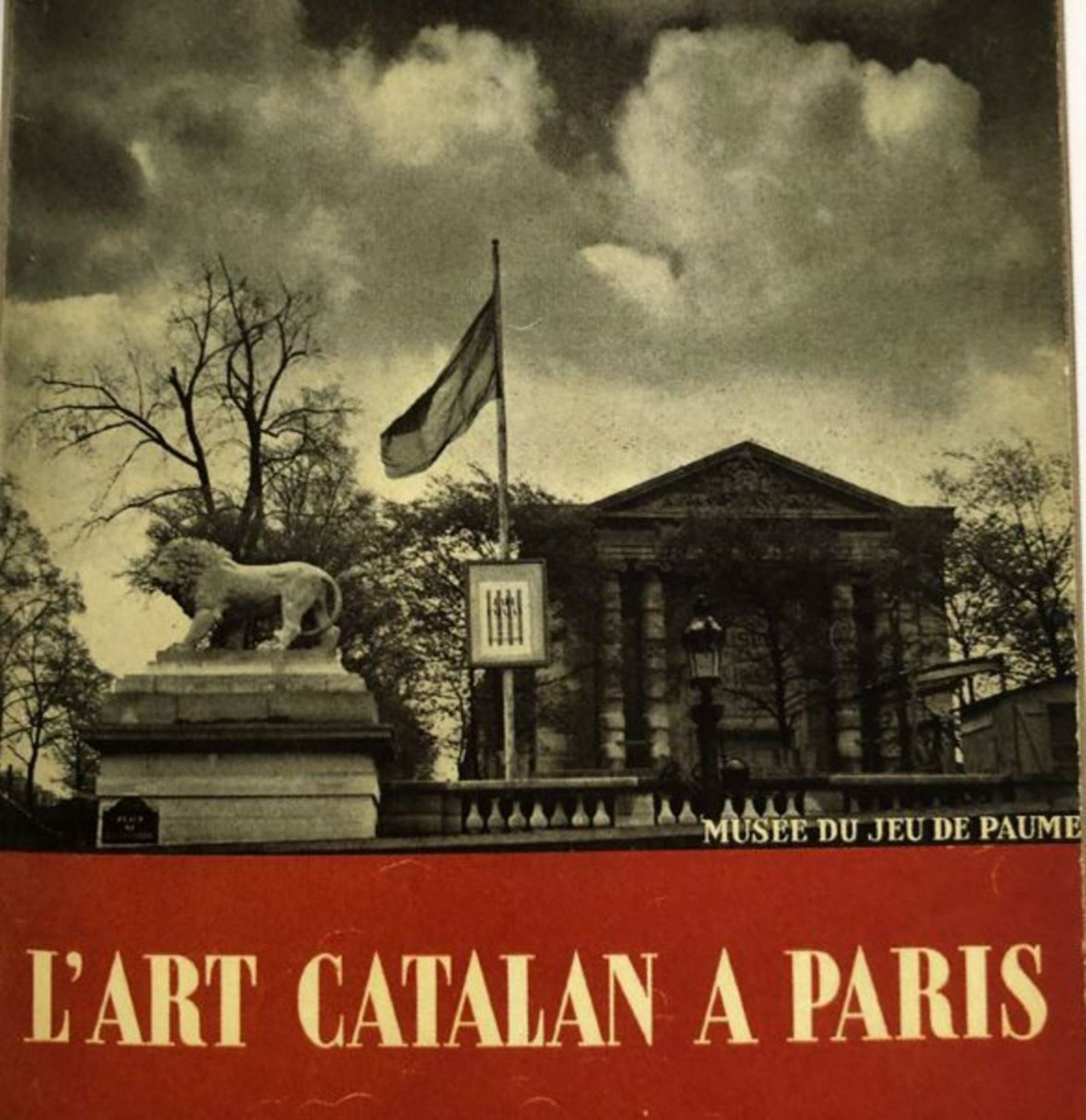  Portada del libre «L’art catalana Paris», editat per la Conselleria de Cultura el 1937amb fotografiesde les dues exposicions.