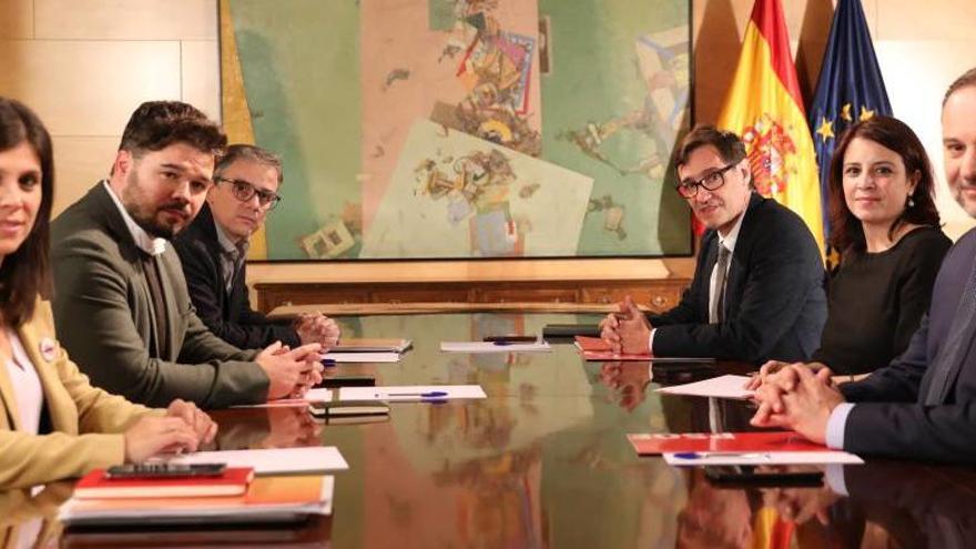 Negociadors d&#039;ERC i PSOE en una de les reunions