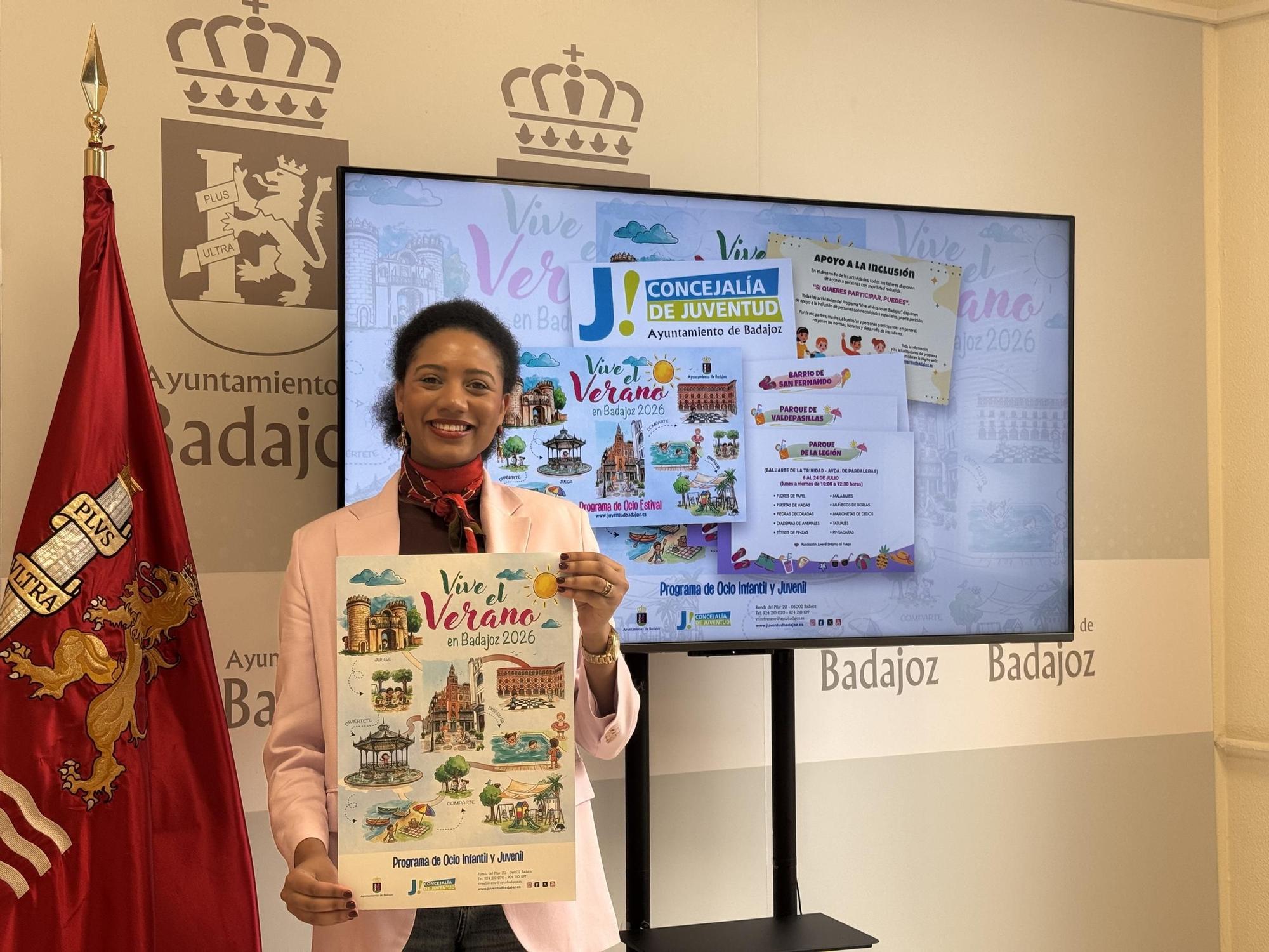 La concejala delegada de Juventud, Mariema Seck durante la presentación del programa 'Vive el Verano'