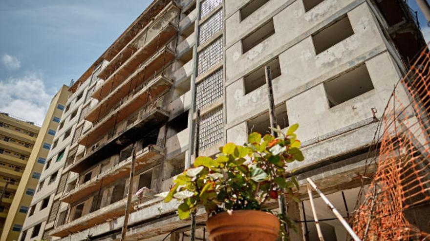 El edificio Iders se ubica en plena avenida Familia Betancourt y Molina, en el Puerto de la Cruz.