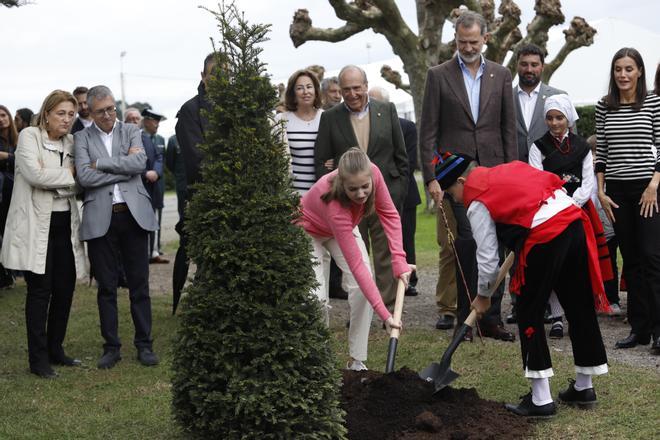 EN IMÁGENES: La Familia Real visita Cadavedo para hacer entrega del premio al Pueblo Ejemplar