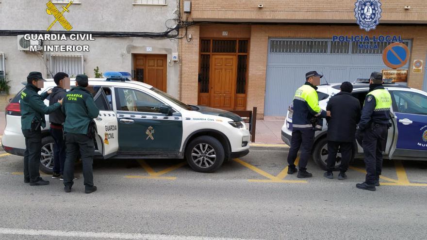 Detenidos dos menores que hirieron a una anciana al robarle el bolso en Mula