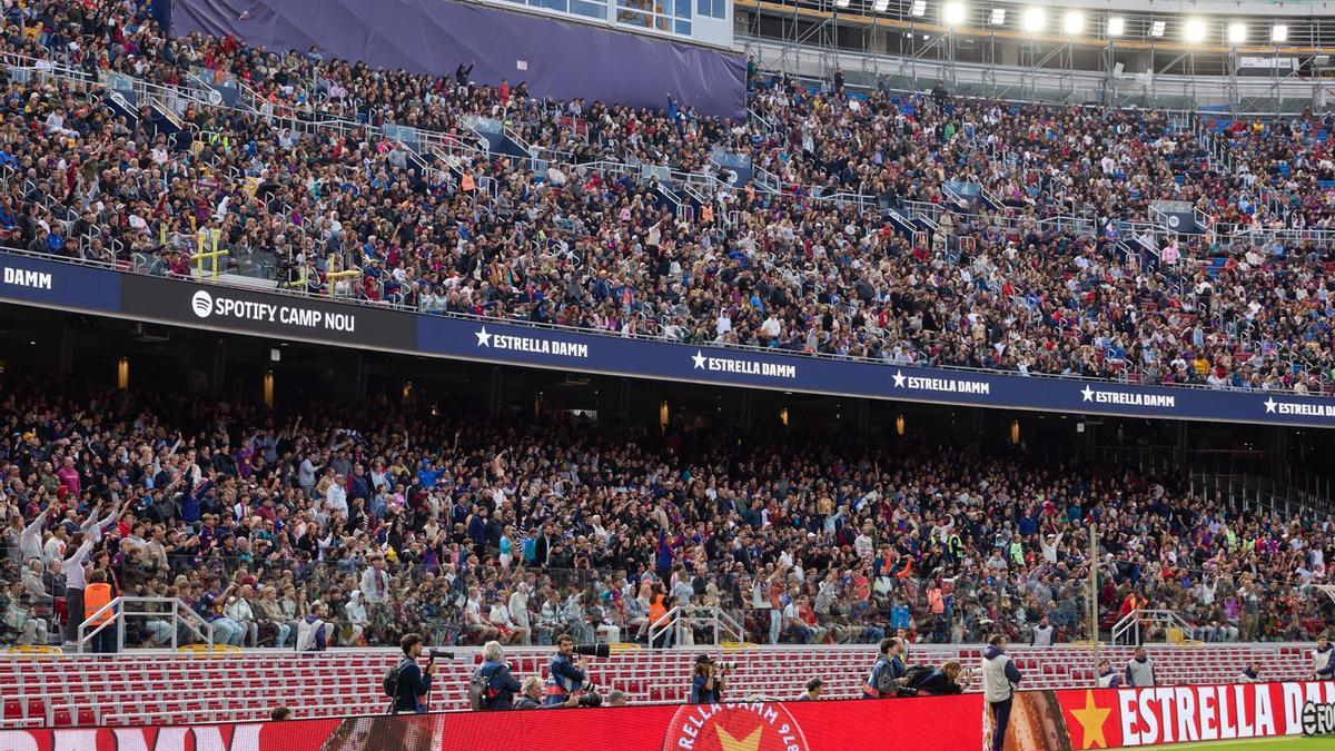 Las espectaculares imágenes del entrenamiento a puertas abiertas del Camp Nou