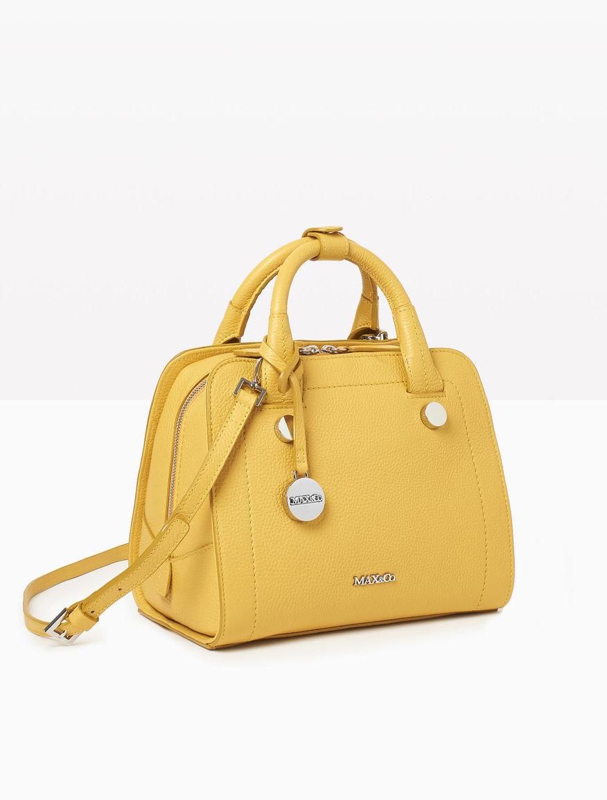 Bolso amarillo: Max&Co.