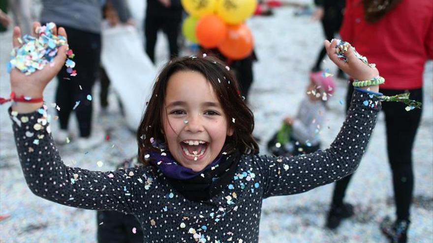 Espectacular cita con el Coso Multicolor y el desfile de animación