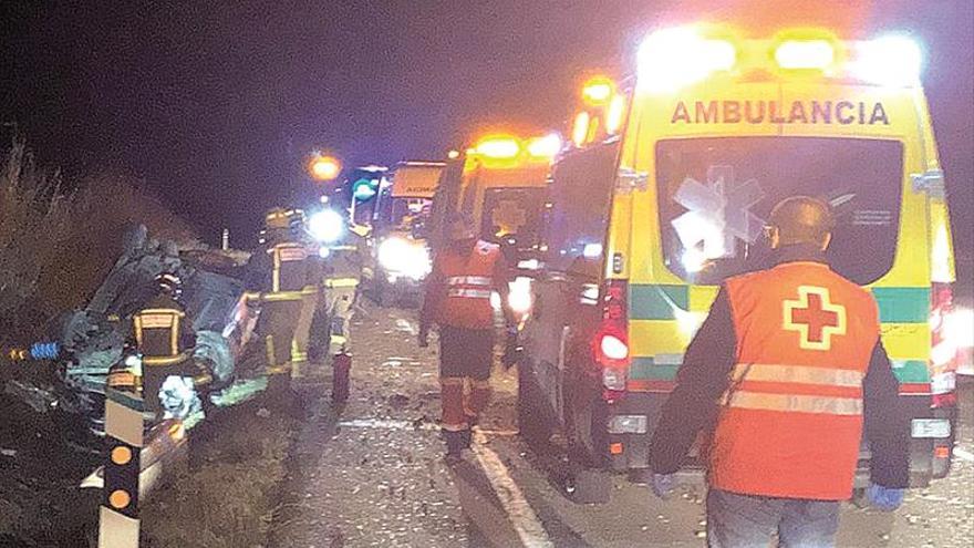 Un accidente en la carretera de Olivenza deja tres heridos