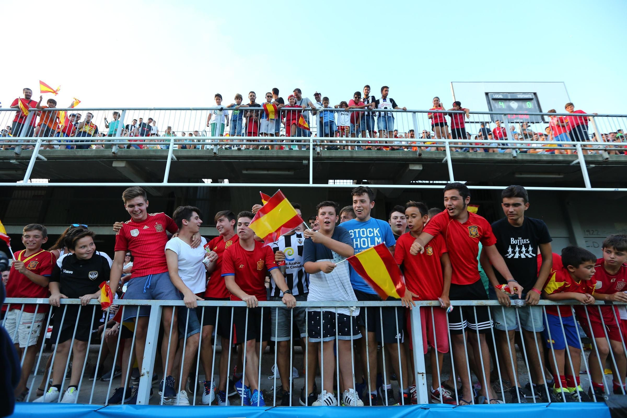 Galería | Búscate en las últimas visitas de la selección española al SkyFi Castalia