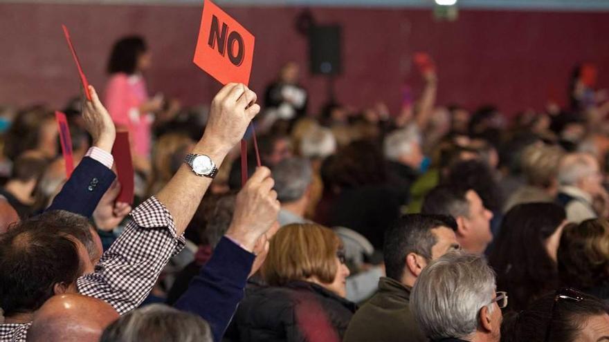 Socios del Grupo Covadonga, en la última asamblea, celebrada la pasada semana.