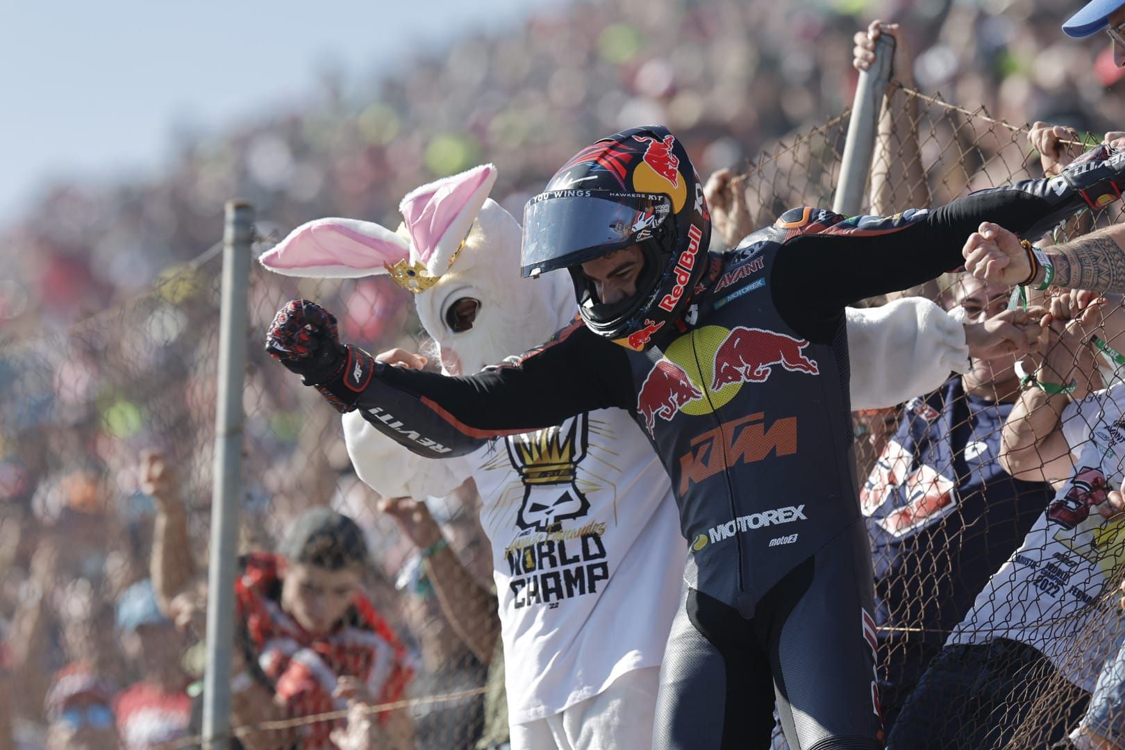 Ambiente en Cheste en la segunda jornada del Gran Premio de Valencia