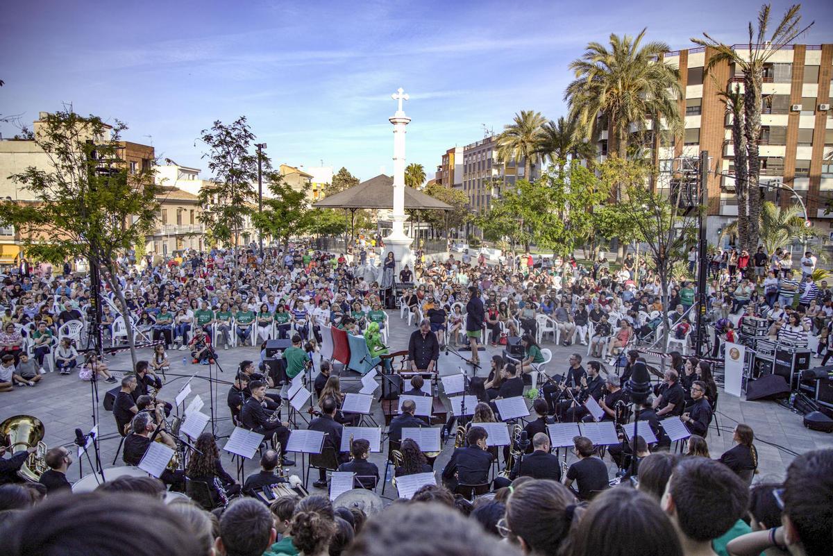 Acto de l'Escola Canta celebrado el año pasado en Picassent, con una gran asistencia.