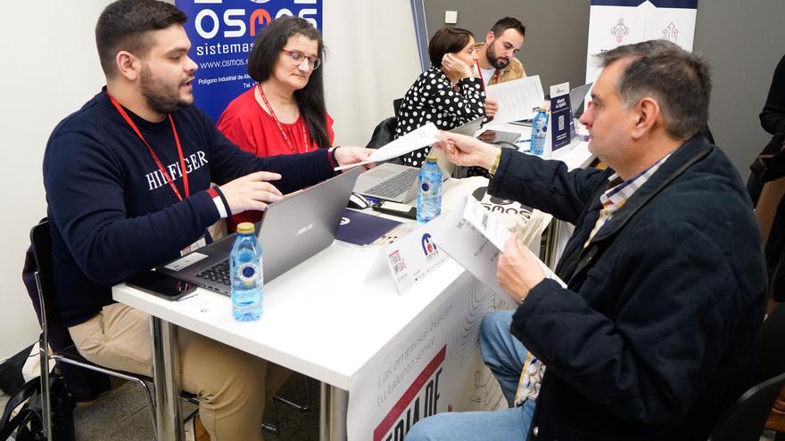 Feria de Empleo en A Coruña: 27 empresas y 355 demandantes de entre 45 y 60 años