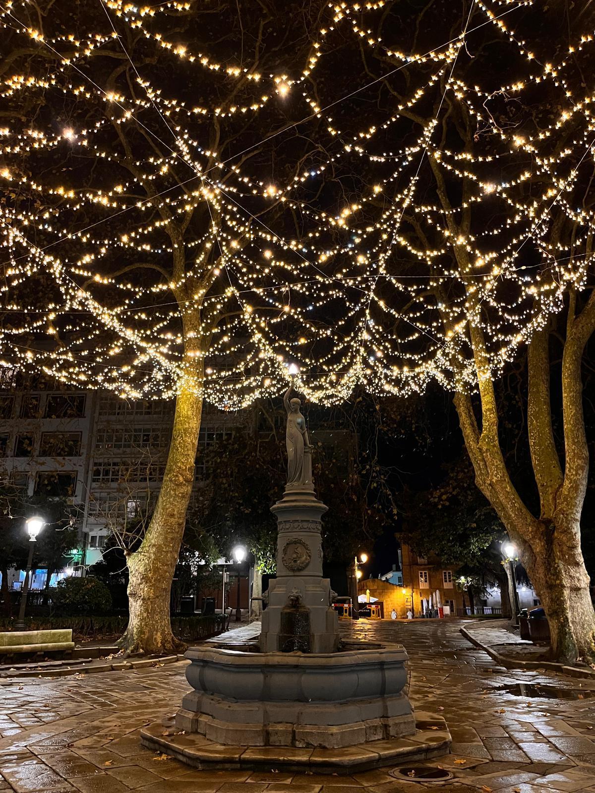 Fuente en la plaza de Azcárraga, en la Ciudad Vieja de A Coruña.