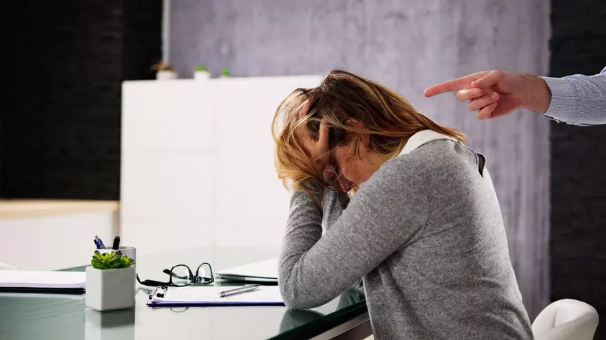 Reclama a tu empresa con seguridad: consejos legales para no correr ningún riesgo